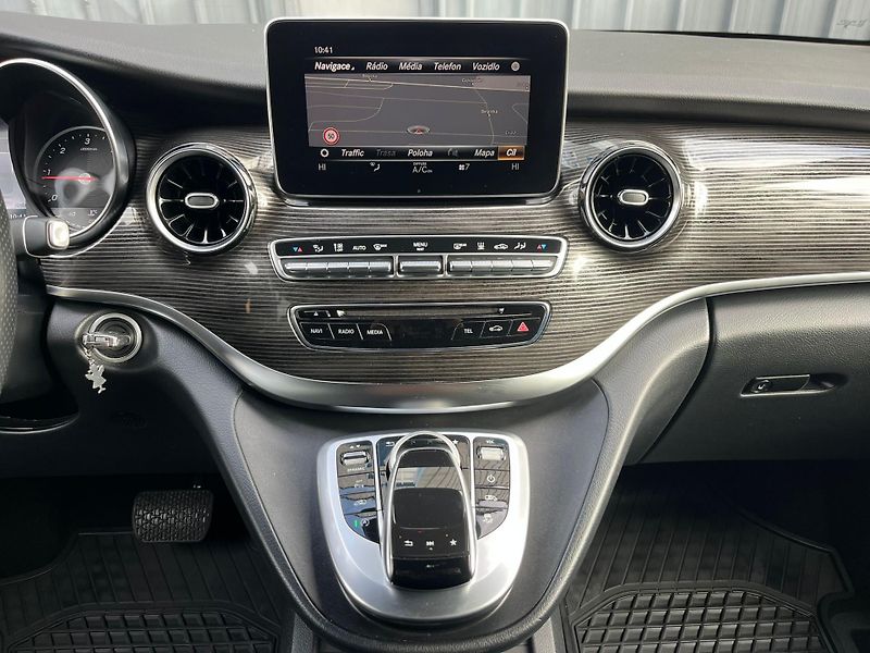 Mercedes-Benz Třídy V V300d Avantgarde 4MATIC / DPH  - fotka 14 z 29
