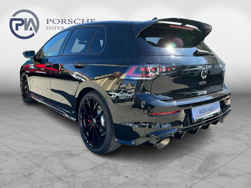 Volkswagen Golf Clubsport 2,0 TSI 7DSG - fotka 4 z 24