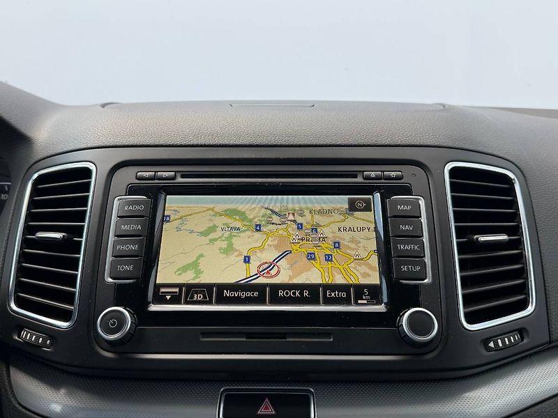 Volkswagen Sharan (2013) 2.0 TDI 103 kW Comfortline 6 M - fotka 13 z 24