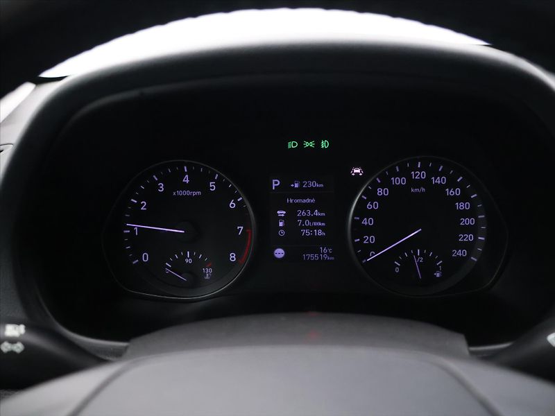 Hyundai i30 1,4 T-GDI 103kW DCT Navi LED - fotka 17 z 32
