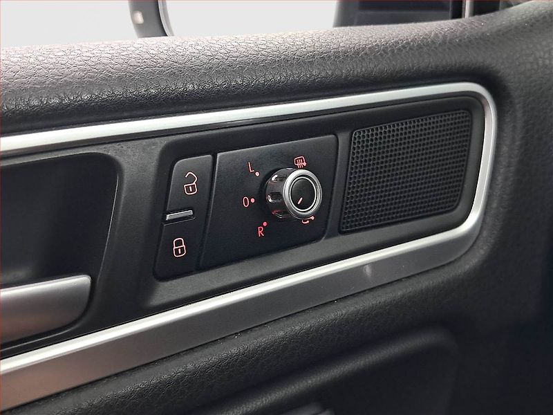 Volkswagen Touareg (2010) 3.0 TDI, 4X4, Automat, Kůže - fotka 21 z 25