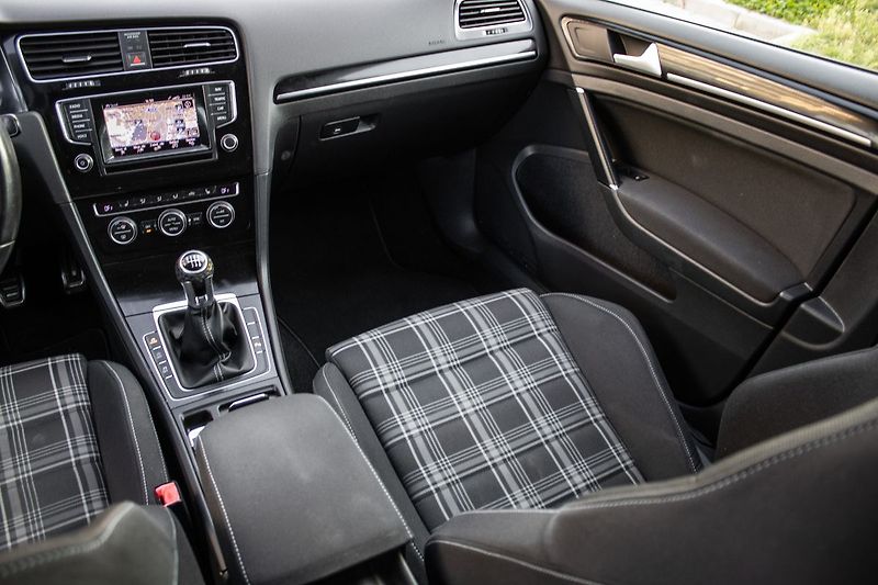 Volkswagen Golf - fotka 13 z 30