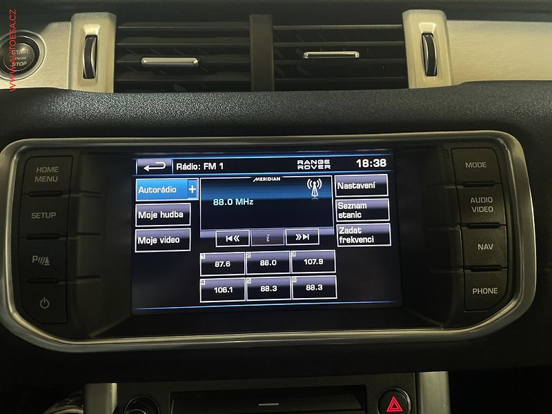 Land Rover Range Rover Evoque (2013) 2.2 TD4 4x4, AT, kůže, navi - fotka 13 z 17