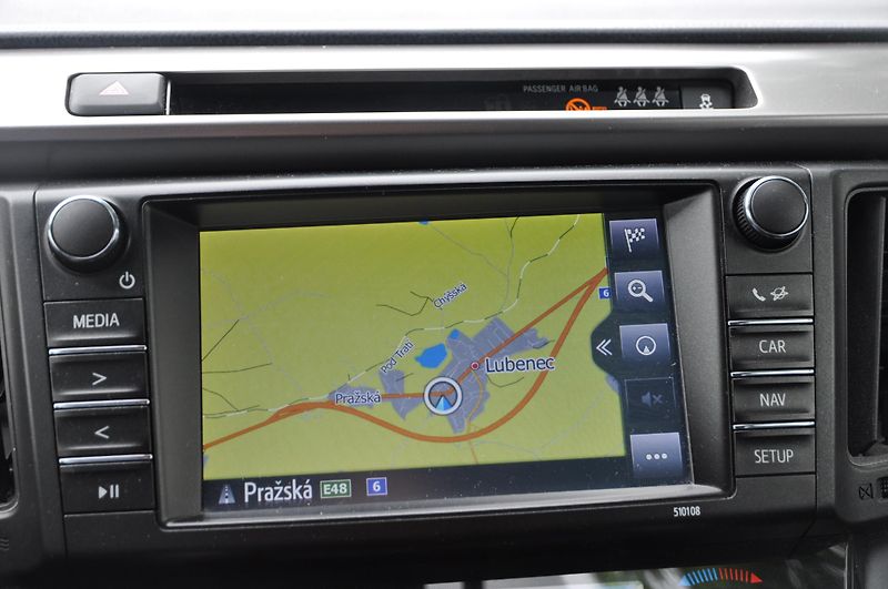 Toyota RAV4 2.5 Hybrid - fotka 12 z 22