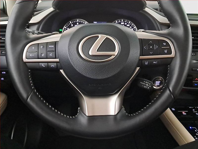 Lexus RX 400h (2023) 300 AWD - fotka 22 z 22