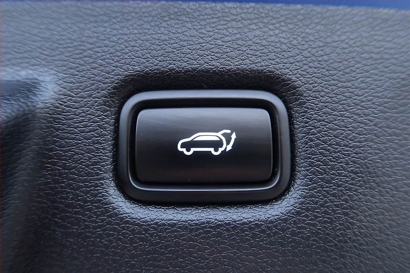 Kia XCeed (2020) 1.6 CRDi, Automat, Serv.kniha - fotka 26 z 26