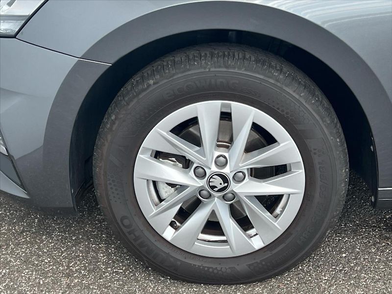 Škoda Fabia 1,0 TSi 85kW TOP SELECTION  IV - fotka 12 z 24