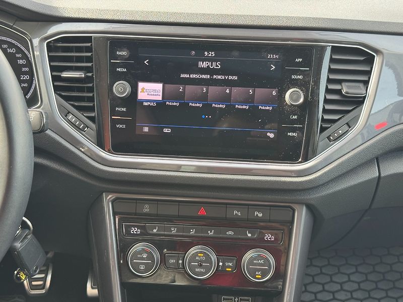 Volkswagen T-Roc (2019) IQ. DRIVE 1,5 TSI 110 KW - fotka 22 z 36