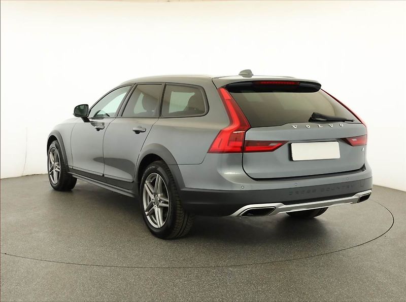 Volvo V90 (2017) Cross Country - fotka 4 z 20