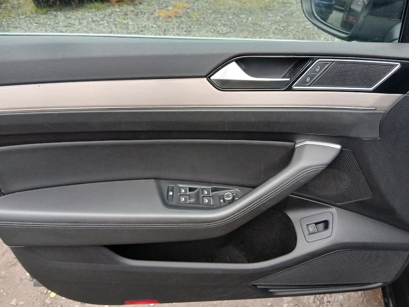 Volkswagen Passat 2.0 TDI, Highline, DSG - fotka 9 z 48