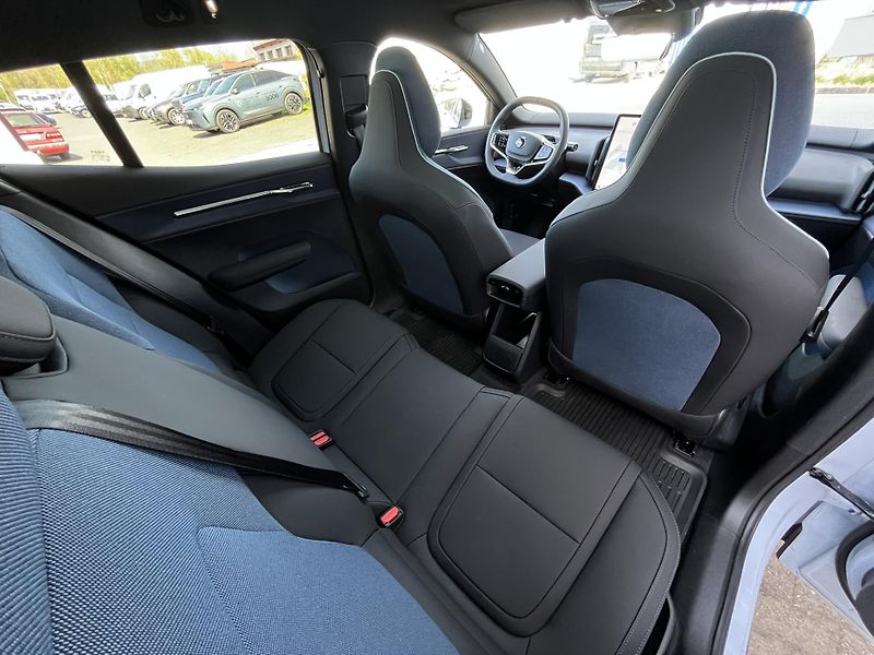 Volvo EX30 AWD Ultra Twin/TZ/360/ Kola - fotka 19 z 55