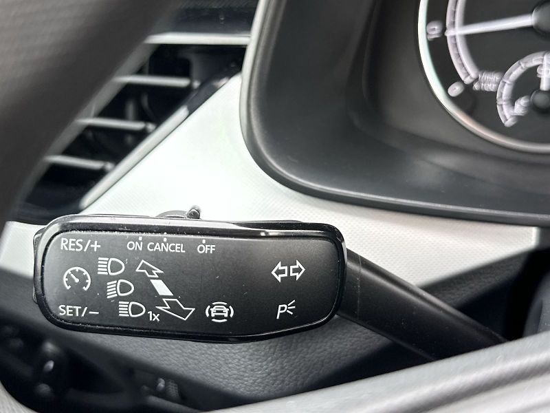 Škoda Scala (2021) 1.0 TSI Ambition - fotka 17 z 29