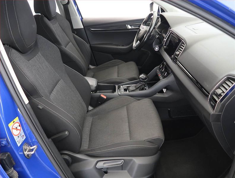 Škoda Karoq (2019) 1.6 TDI, Automat, Navi - fotka 9 z 25