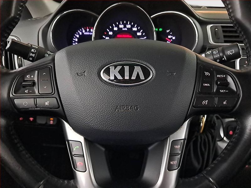 Kia Rio (2015) 1.25 CVVT, Tempomat - fotka 16 z 18