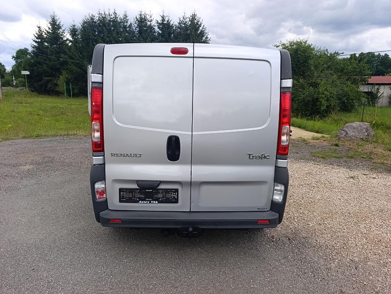 Renault Trafic (2011) 2.0 Dci tažné - fotka 8 z 21