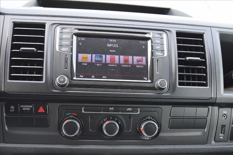 Volkswagen Transporter 2,0 TDI 110KW KLIMA TAŽNÉ NAVI - fotka 39 z 48
