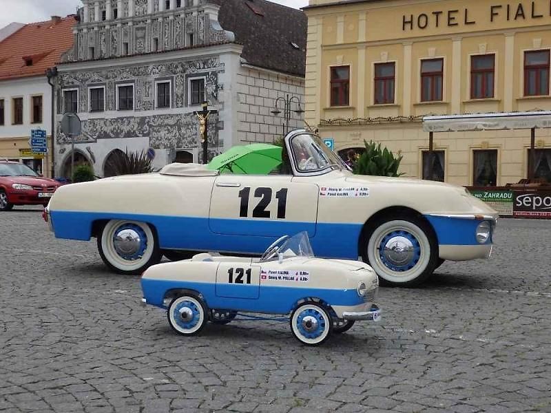 Škoda 440 Karosa.
