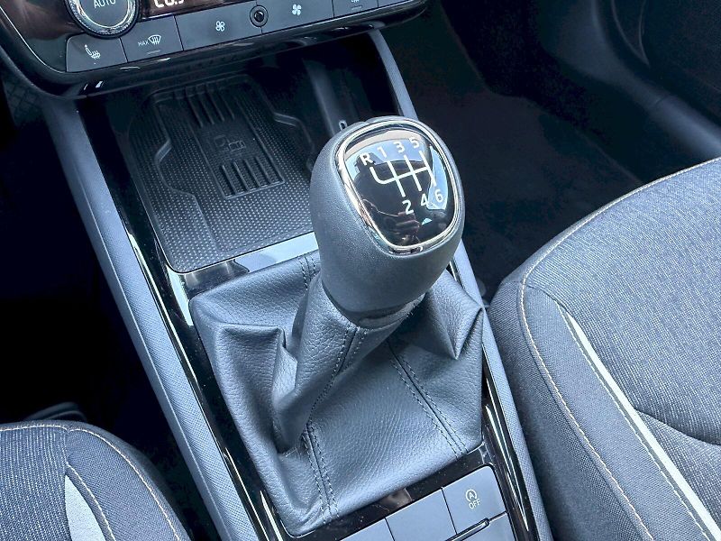 Škoda Scala (2025) 1.5 TSI 110kW Top Selection - fotka 28 z 35