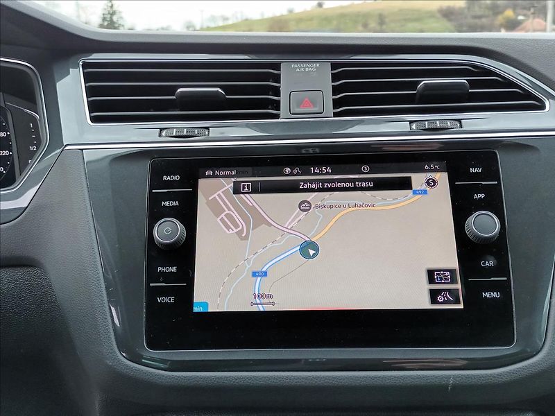 Volkswagen Tiguan 2,0 TDI,147KW,URBAN SPORT,4X4 - fotka 36 z 48