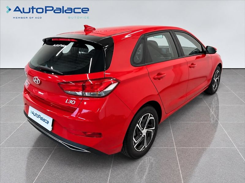 Hyundai i30 1,0 88 KW COMFORT - fotka 4 z 16