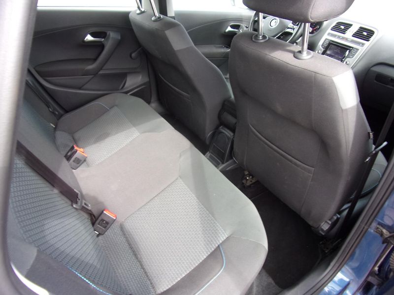 Volkswagen Polo (2017) 1,0TSI KLIMA TEMP VÝHŘEV - fotka 17 z 24