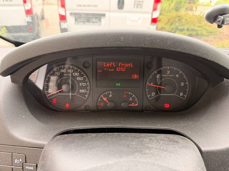 Citroën Jumper Maxi 2,2 MTJ 140k 6°MT Van 3,5 - fotka 15 z 17