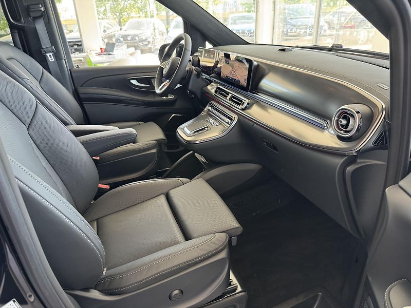 Mercedes-Benz Třídy V (2026) V300d 4M L EXCLUSIVE AMG - fotka 26 z 45