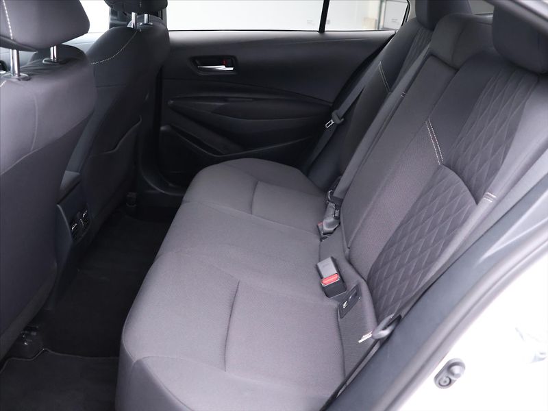 Toyota Corolla 1,5 VTi Aut. Comfort DPH CZ - fotka 13 z 29
