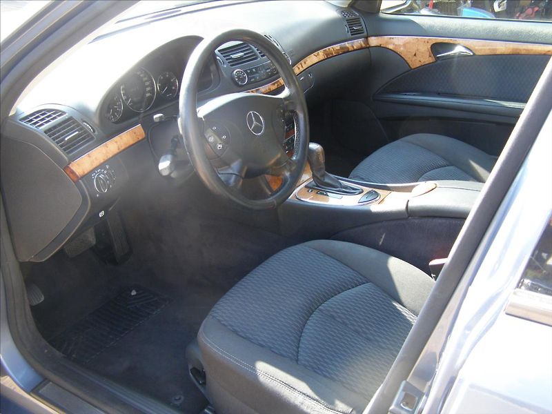 Mercedes-Benz Třídy E 2,2   SLEVA - fotka 13 z 26