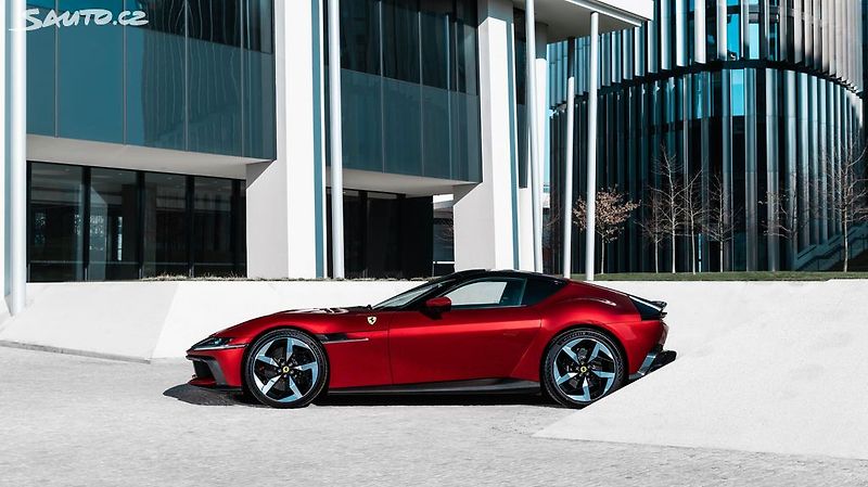 Ferrari Ostatní (2025) 12Cilindri*nové*Full Carbon - fotka 2 z 13