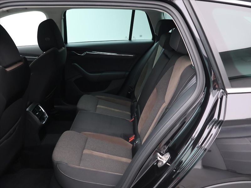Škoda Octavia 2,0 TDI 147kW DSG 4x4 Scout DP - fotka 13 z 25