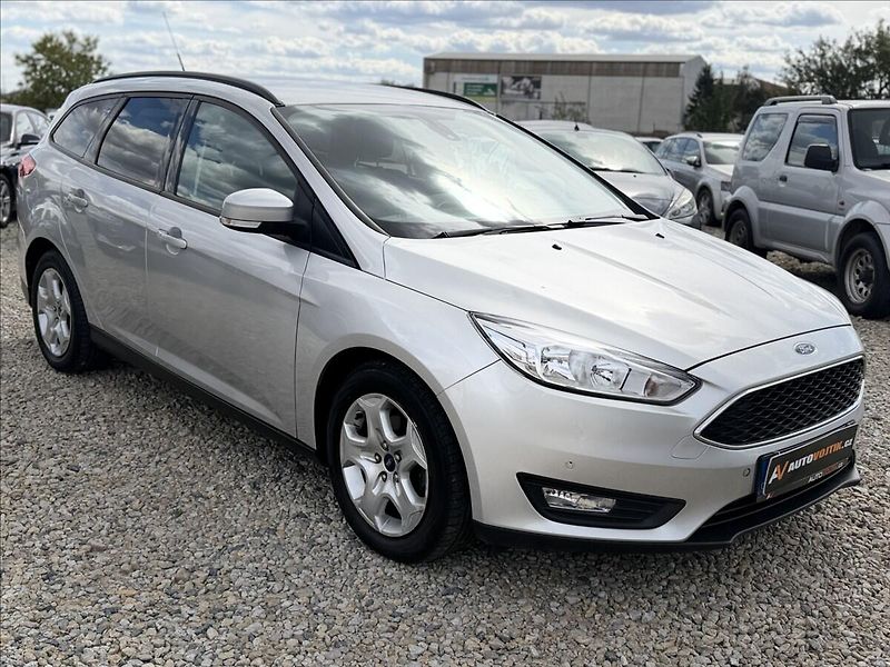 Ford Focus 1,5 TDCi - fotka 3 z 25