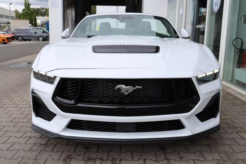 Ford Mustang (2026) 5.0 Convertible MagneRide - fotka 3 z 28