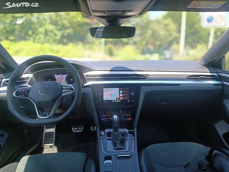 Volkswagen Arteon (2021) 2,0Tsi DSG R-line 140kW CZ - fotka 12 z 14