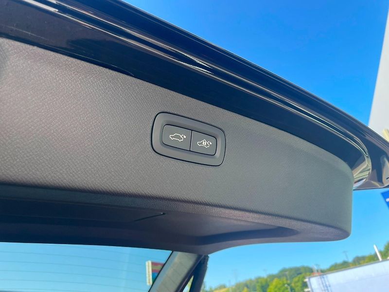 Volvo XC90 (2024) 4x4, Nejvyšší výbava, Vzduch.p - fotka 23 z 29