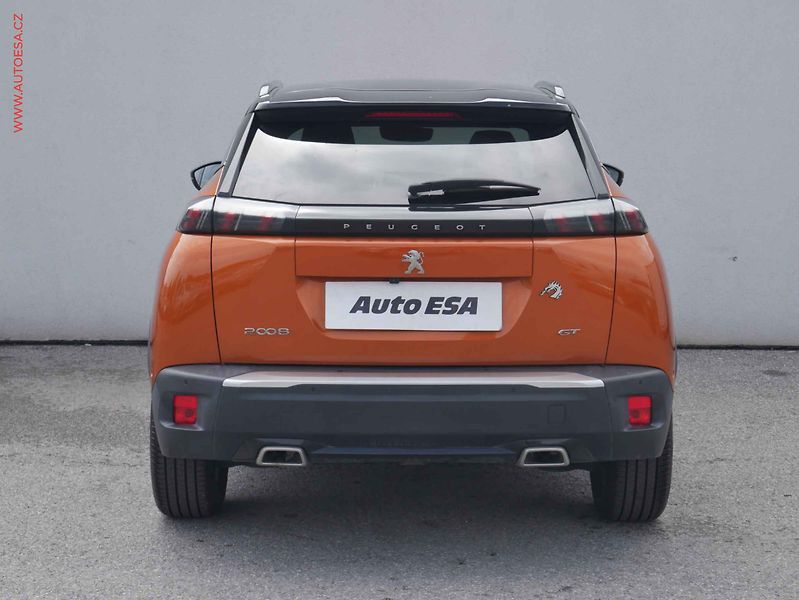 Peugeot 2008 (2021) 1.2 PT, ČR, GT Line - fotka 5 z 26