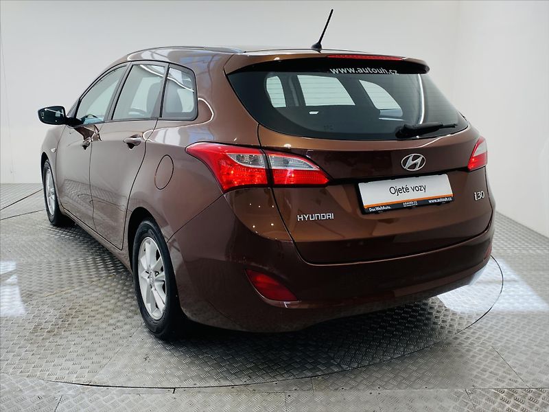 Hyundai i30 1,4 CVVT 73kW - fotka 20 z 23