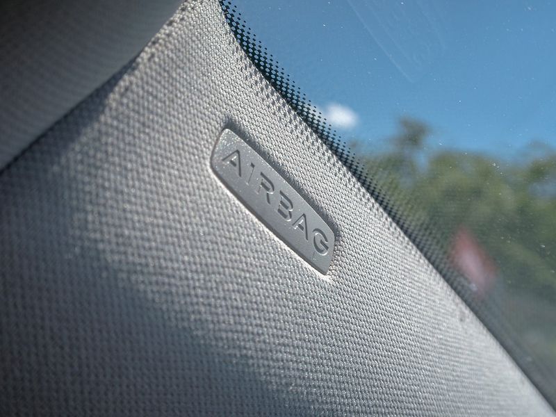Volkswagen Touran (2014) 1.6TDI HG NAVI – 7 SEDADEL - fotka 31 z 47