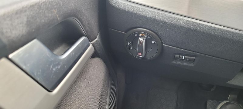 Volkswagen Multivan (2017) T6 2,0TDi 150kW DSG 4×4 7.mist - fotka 34 z 51