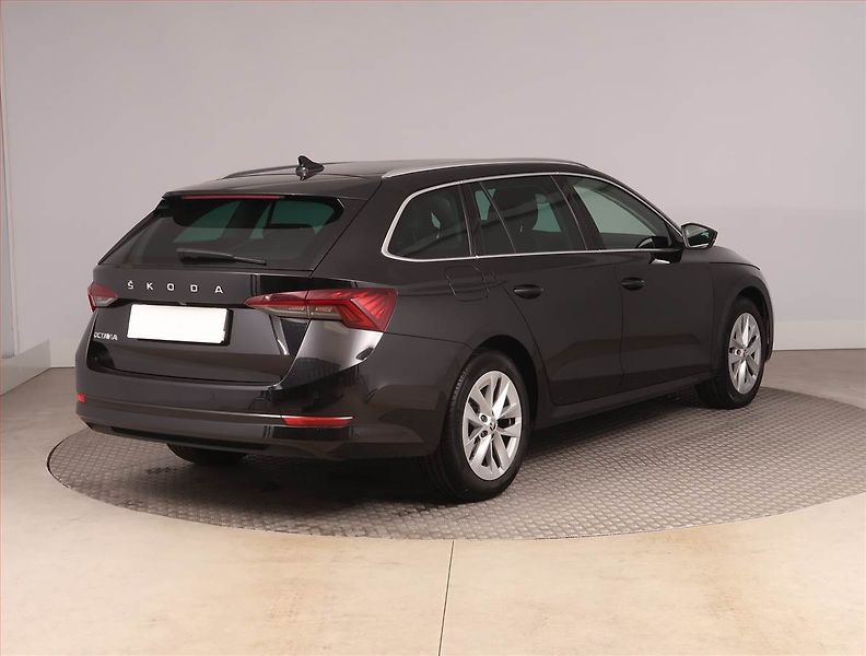 Škoda Octavia (2024) 2.0 TDI - fotka 5 z 21