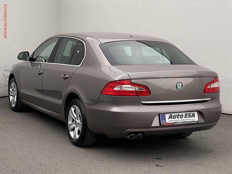 Škoda Superb (2012) 2.0 TDi, Ambition - fotka 6 z 17