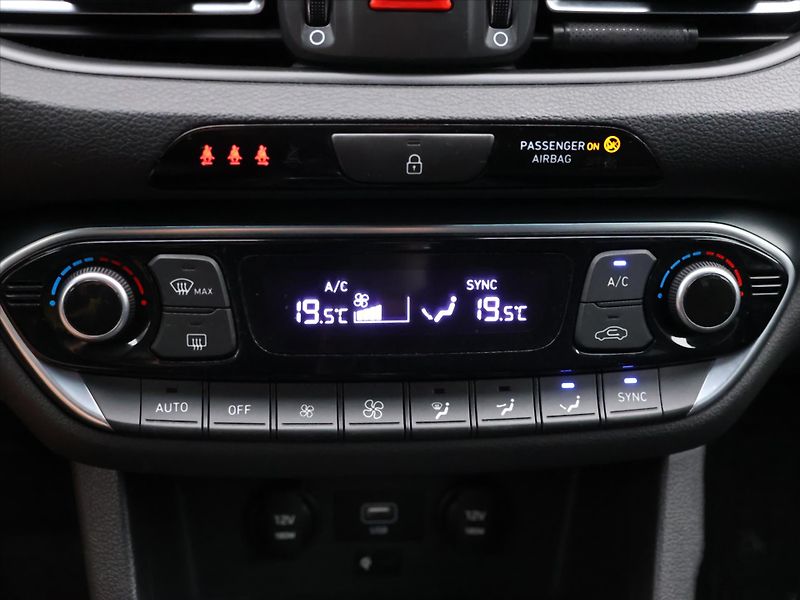 Hyundai i30 1,5 T-GDI N Line SmartKey CZ - fotka 23 z 32