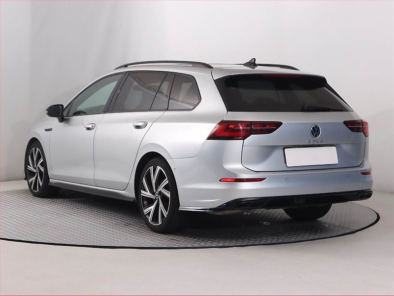 Volkswagen Golf (2021) R-Line 2.0 TDI, Automat, Kůže - fotka 4 z 25