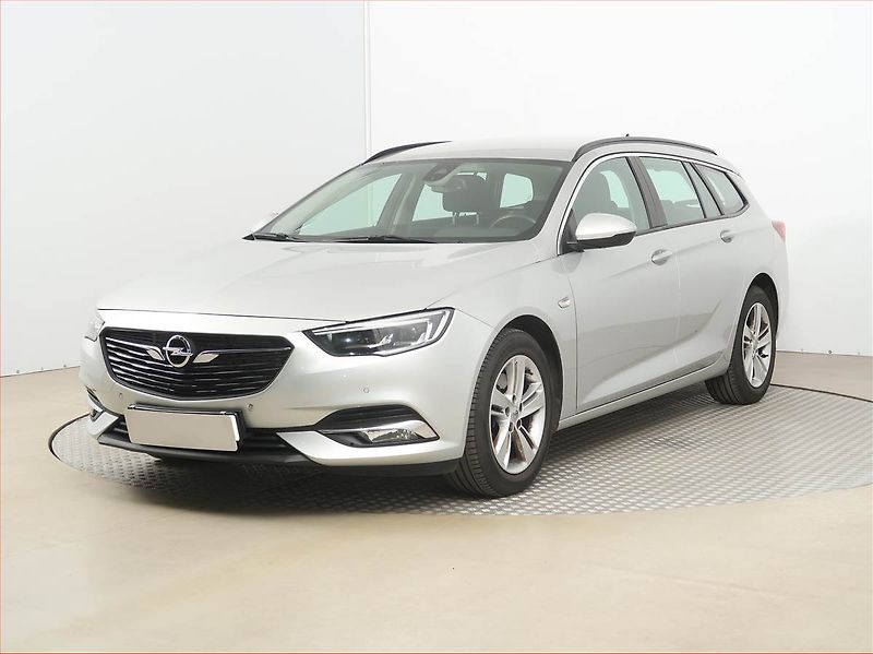 Opel Insignia (2020) 2.0 CDTI, Navi, Tempomat - fotka 2 z 16
