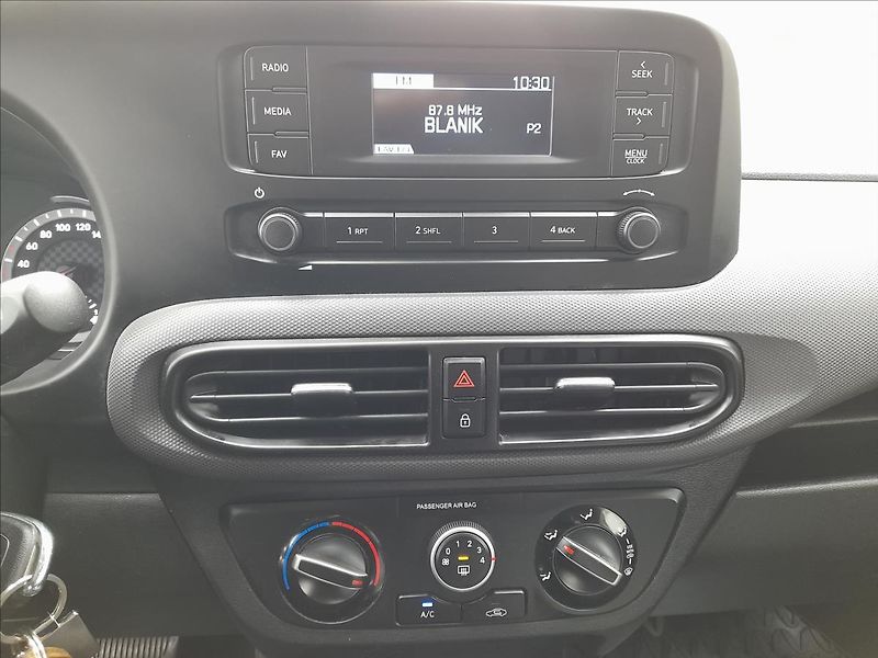 Hyundai i10 1,0 MPi AUTOMAT - fotka 12 z 18