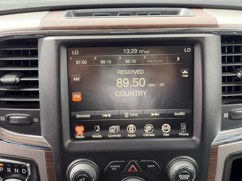 Dodge RAM (2016) 1500 Laramie V8 HEMI - fotka 24 z 40
