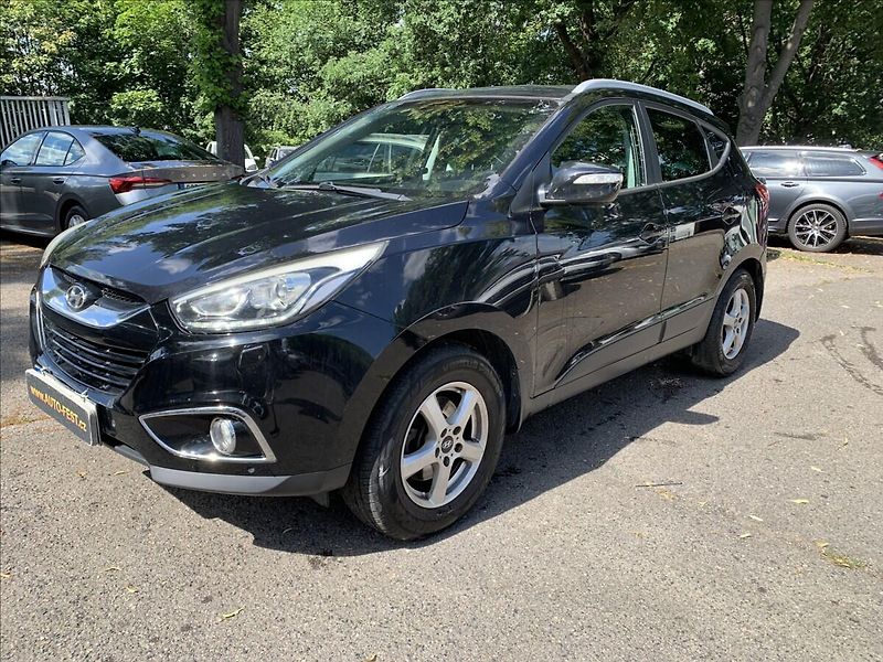Hyundai ix35 2,0 CRDI AUTOMAT 4x4 ČR,SERVIS - fotka 1 z 17