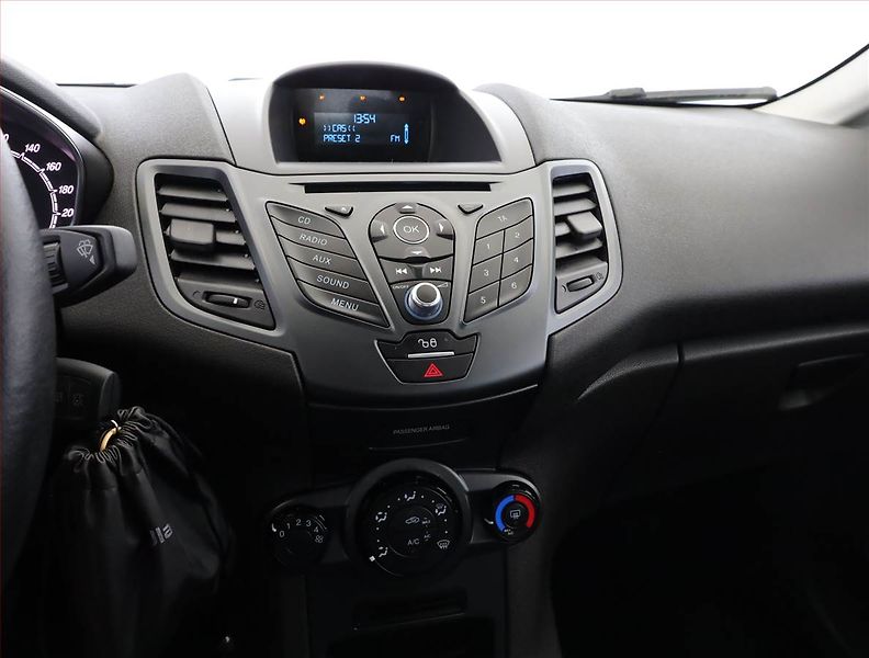 Ford Fiesta (2015) 1.25, Serv.kniha - fotka 10 z 16