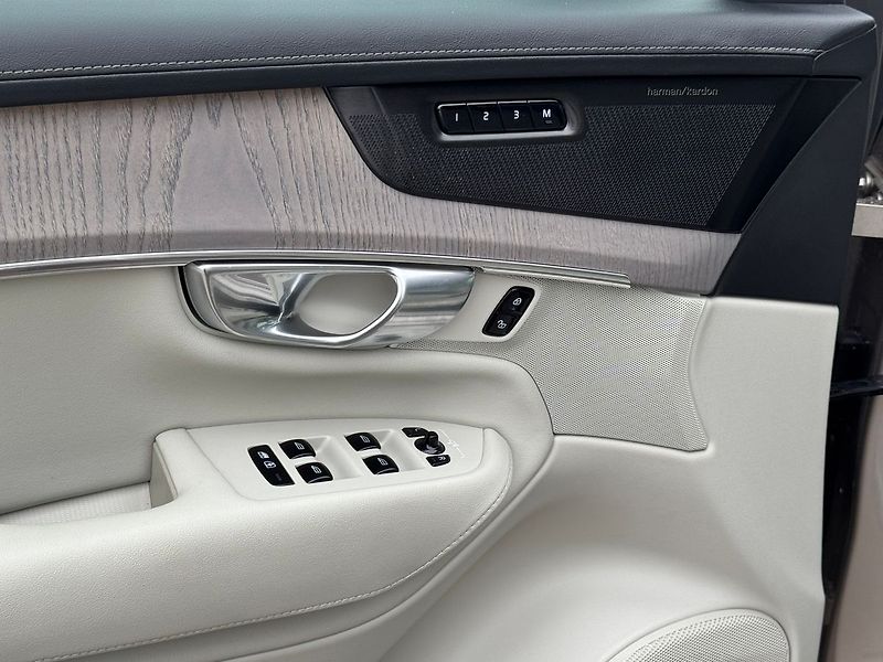 Volvo XC90 T8 PLUS, VENTILACE, 360°, VZDU - fotka 10 z 23