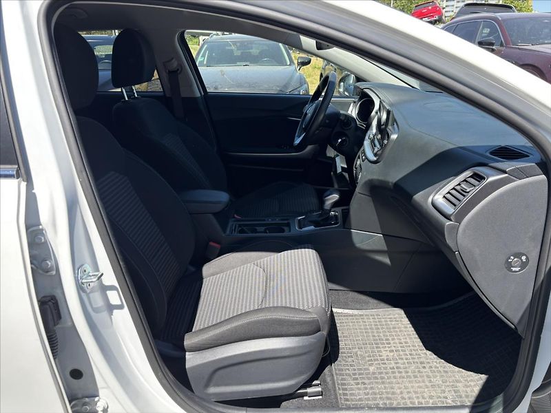 Kia Ceed 1,5 TGDi 118kW AT TOP KAMERA - fotka 14 z 43